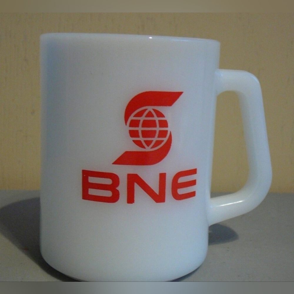 1 Vintage Federal  "Scotiabank BNE" Milk Glass Advertising Mug Cup